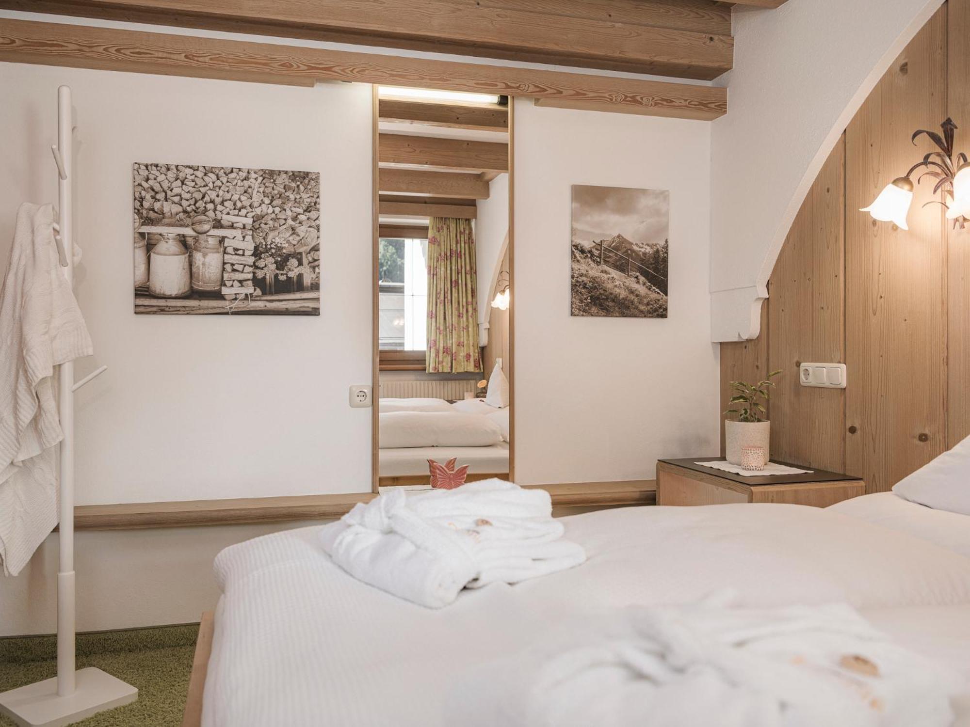 Apparthotel "Landhaus Veronika" Mayrhofen Luaran gambar