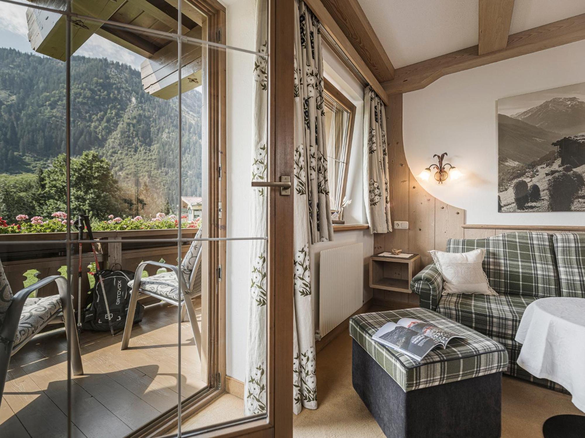 Apparthotel "Landhaus Veronika" Mayrhofen Luaran gambar