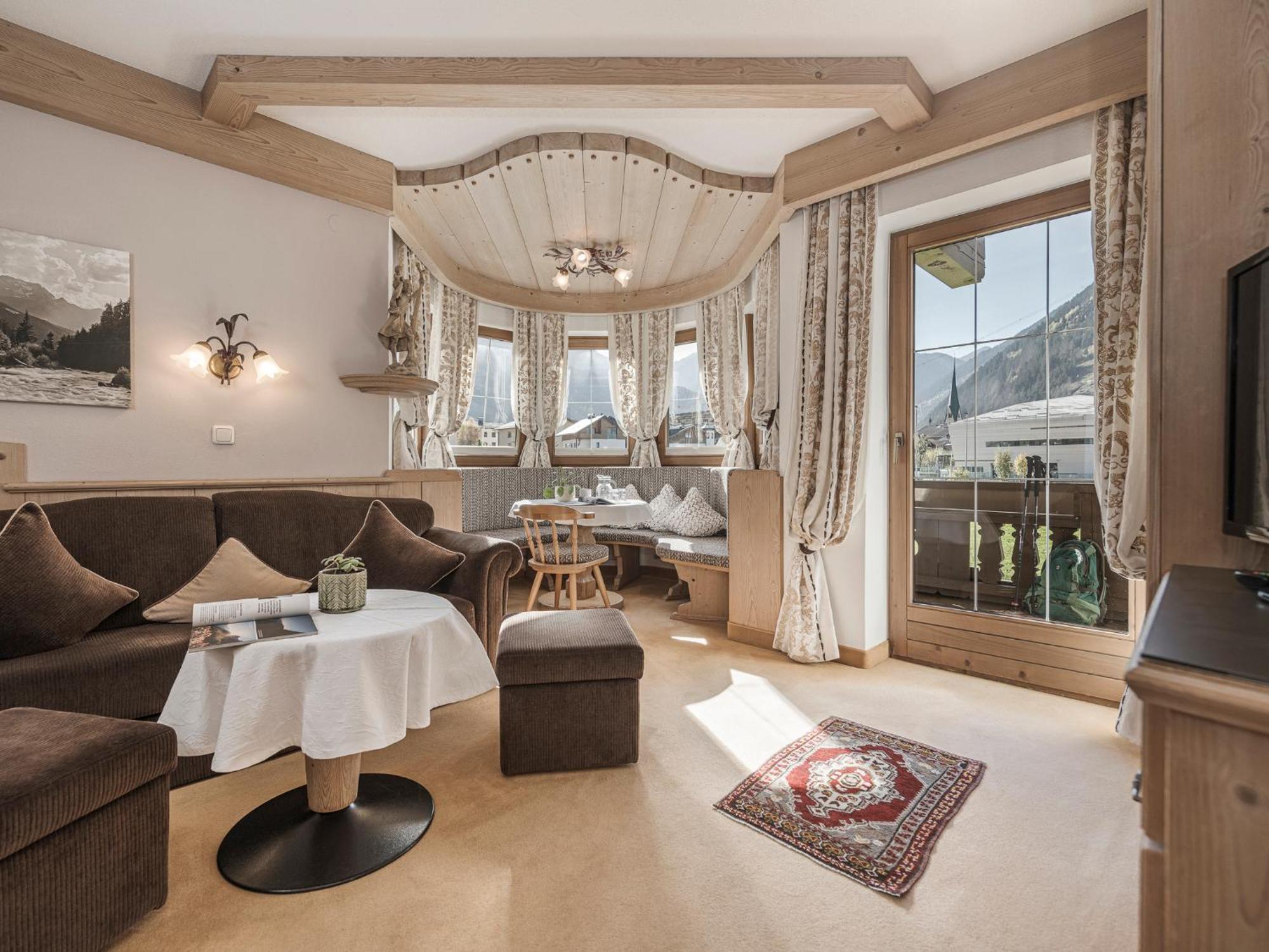 Apparthotel "Landhaus Veronika" Mayrhofen Luaran gambar