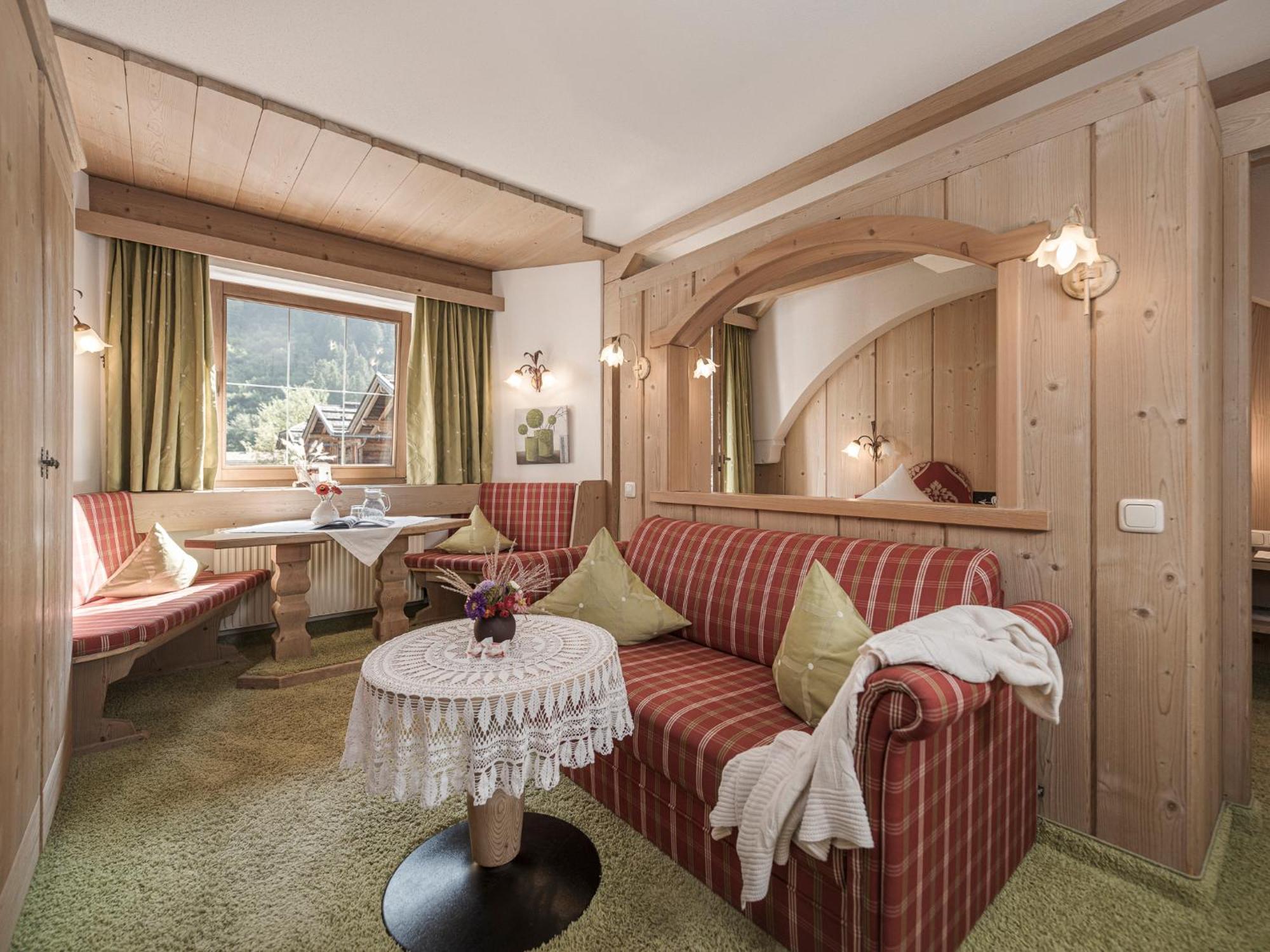 Apparthotel "Landhaus Veronika" Mayrhofen Luaran gambar